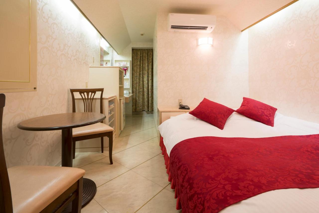 Hotel Route One Oszaka Kültér fotó