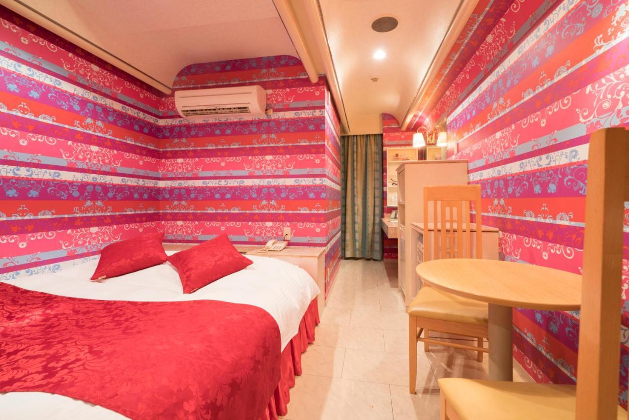 Hotel Route One Oszaka Kültér fotó